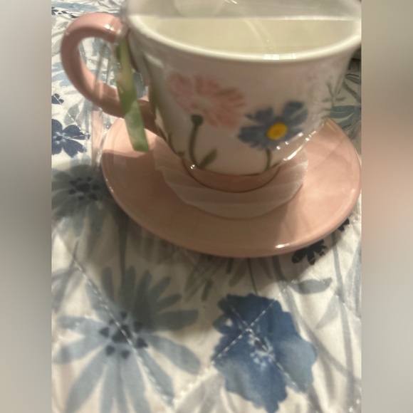 “GiGi” Teacup with saucer - Picture 2 of 4